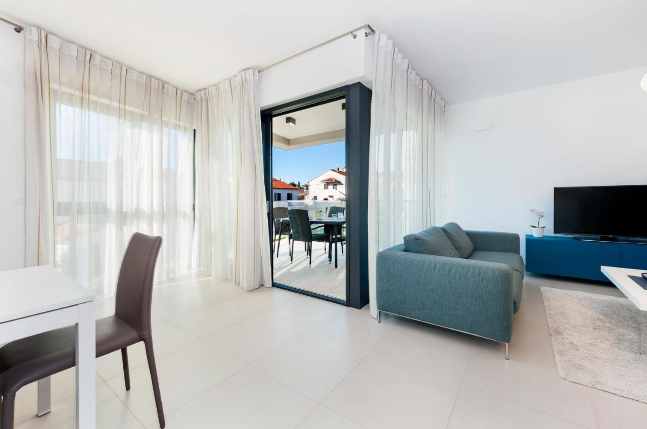 Sunny Day - Apartment With Parking Rovinj Exterior photo