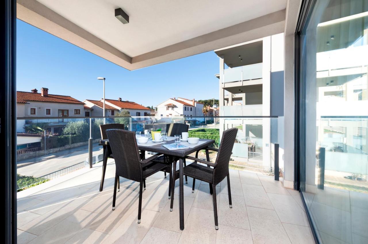 Sunny Day - Apartment With Parking Rovinj Exterior photo