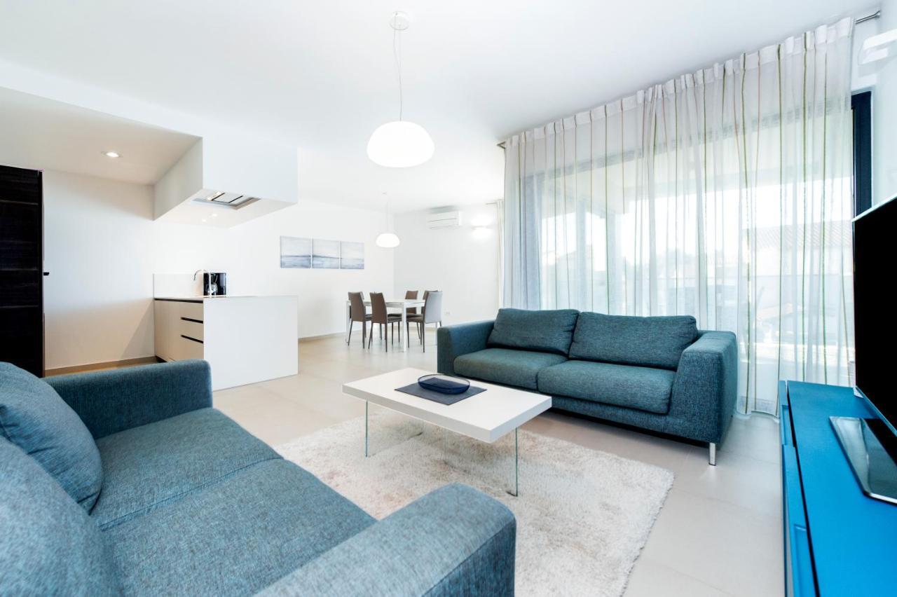 Sunny Day - Apartment With Parking Rovinj Exterior photo